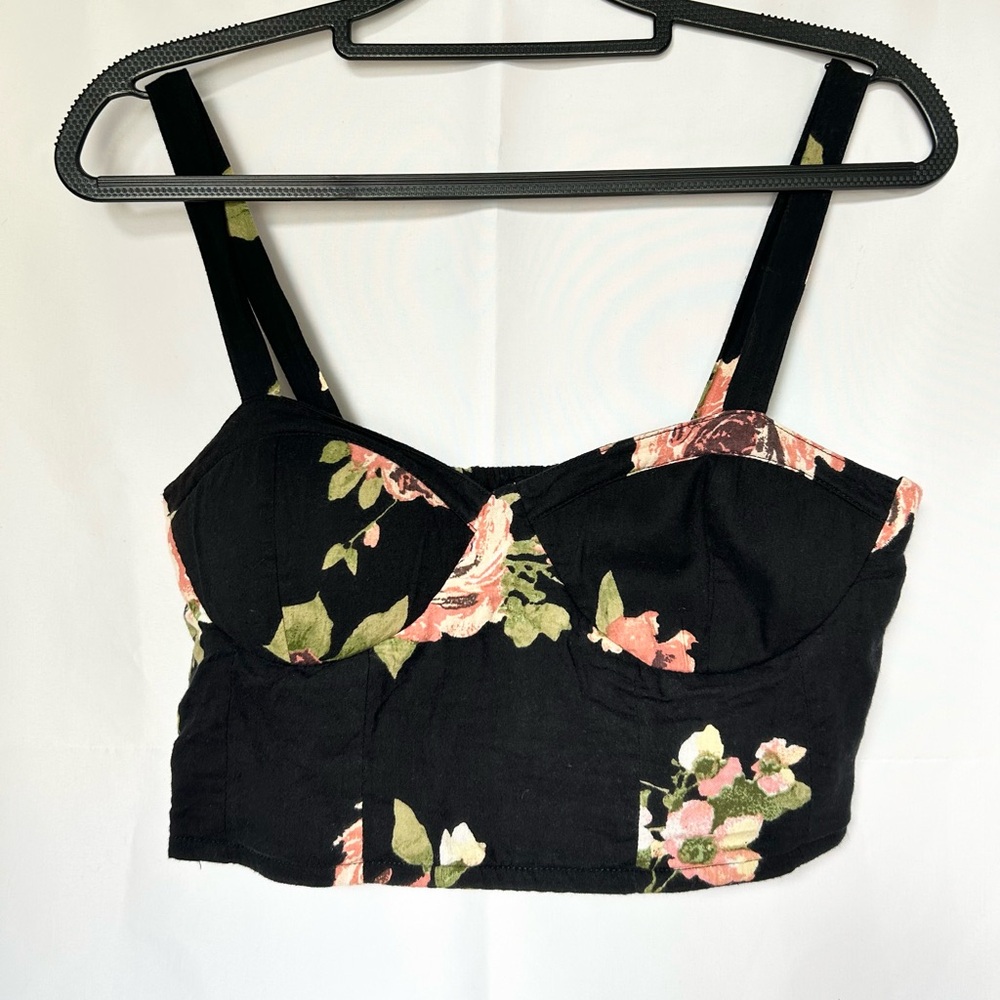 Chic Black Floral Crop Top
